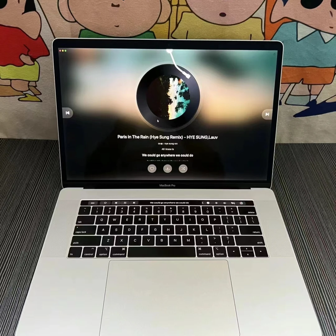 9新 Apple/苹果 MacBookPor199015.4 16 512 视网膜 触控条 经典