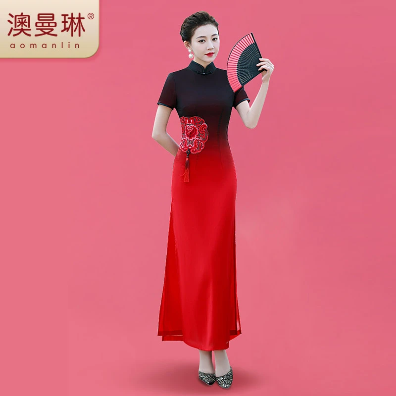 澳曼琳高端走秀旗袍2023新款改良短袖中国风年轻款舞台演出服旗袍