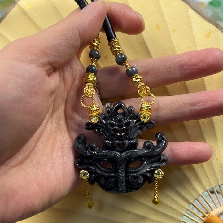 翡翠吊坠(赠链)未镶嵌溪***姐代编织
