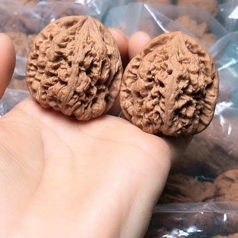 核桃核雕39粗筋水尖