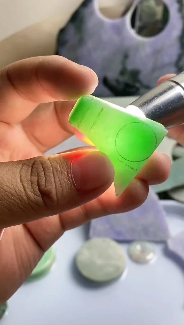 【闪购商品】翡翠挂件未镶嵌福华天然缅甸翡翠A货A01