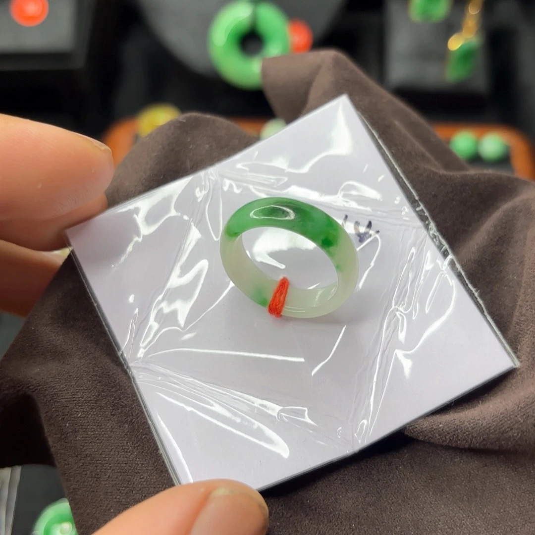 翡翠戒指未镶嵌戒圈