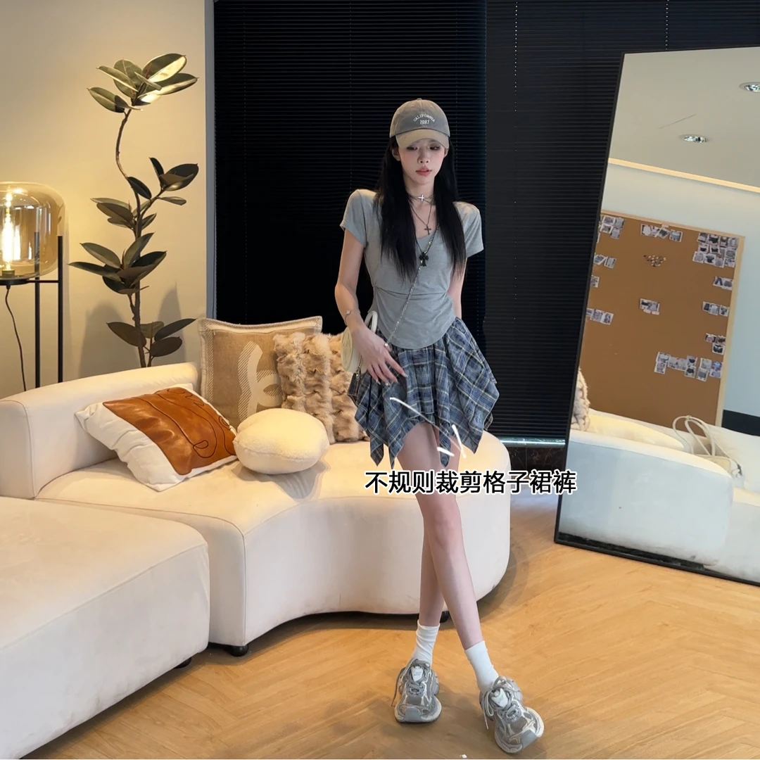 孙妍新款【格兰顿裙裤】2024夏季复古高腰a字显瘦不规则格子短裤女