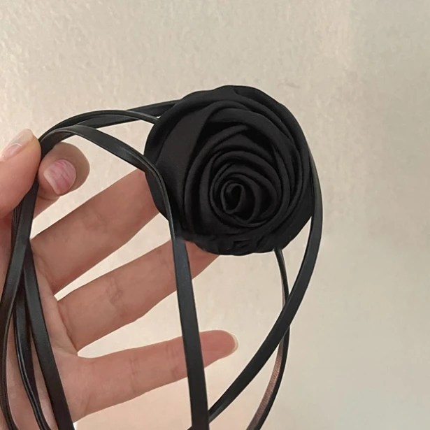 法式温柔缎面山茶花绑带项链颈链复古甜美度假风