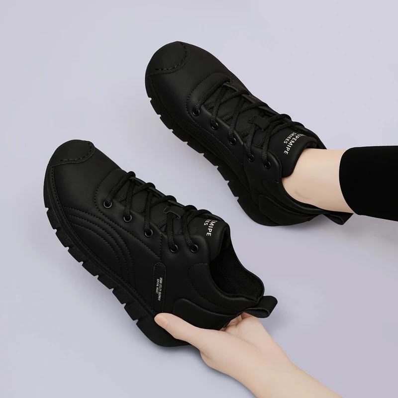 妈妈鞋秋冬季2025新款运动鞋加绒软底防滑平底休闲女鞋秋冬款旅游