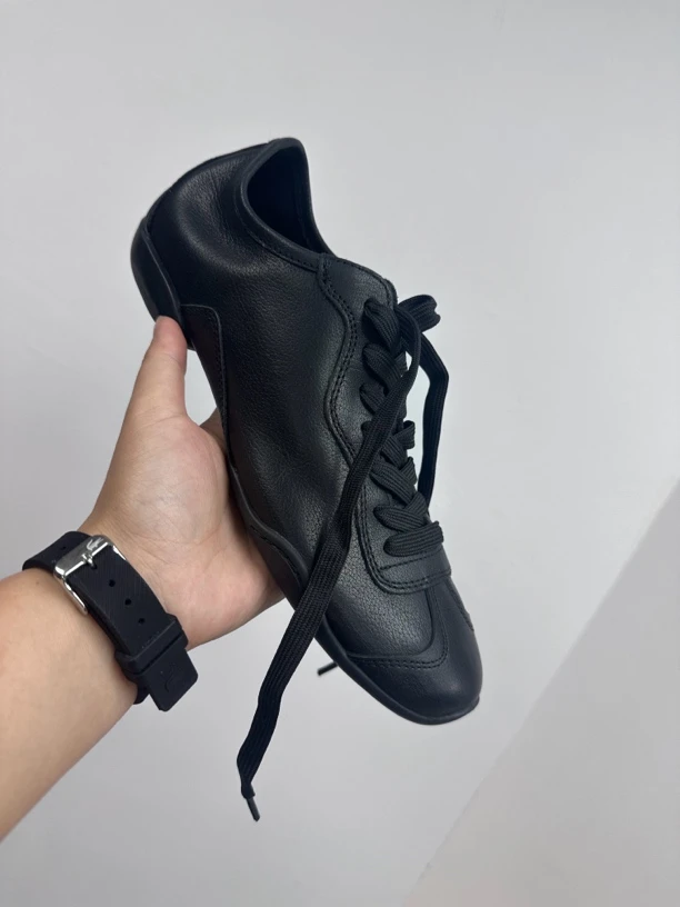 男士秋季高端黑色简约新款运动潮鞋牛皮休闲阿甘鞋