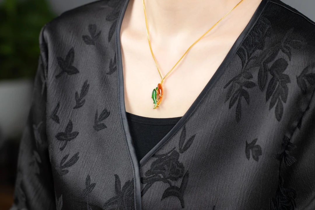 名玉艺术【纯洁】天然缅甸翡翠 18K金镶嵌冰种双色翡翠锁骨挂件