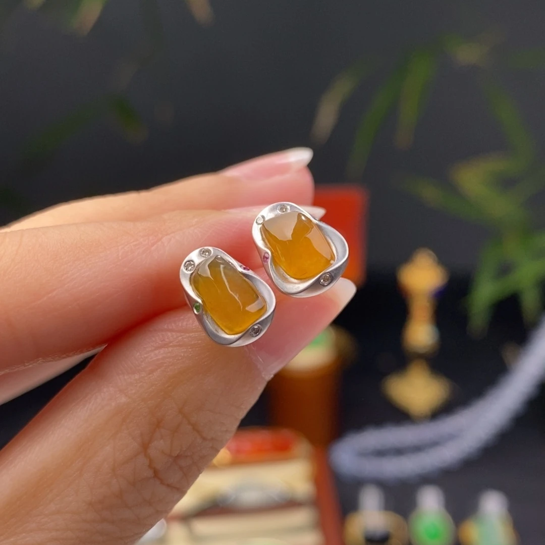 翡翠耳饰18K金镶嵌耳钉