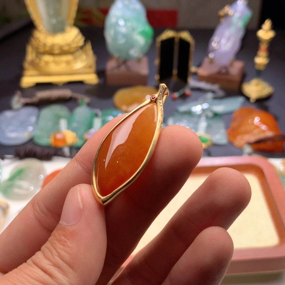 【闪购商品】翡翠颈饰18K金镶嵌