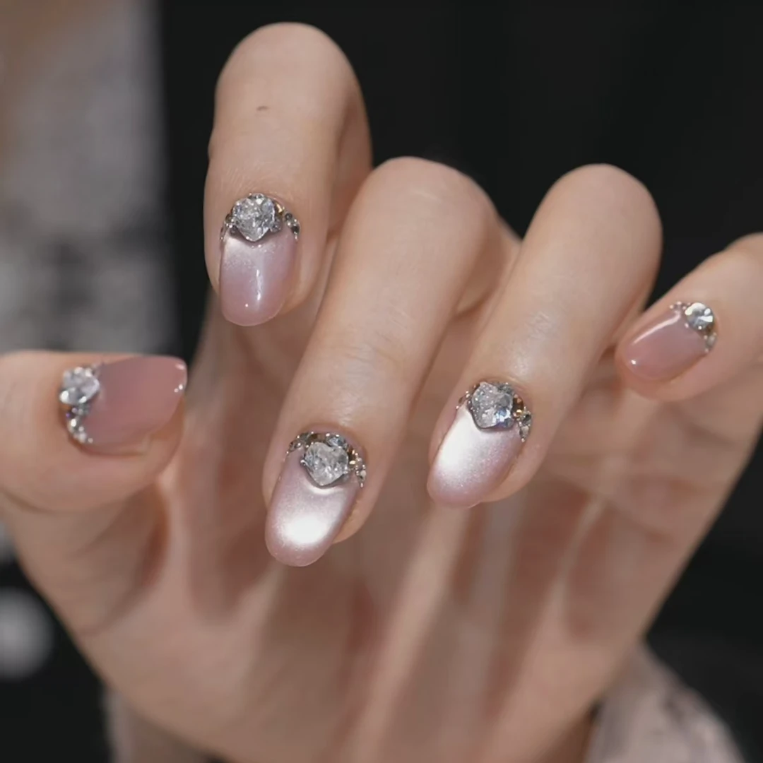 【一见倾心】kardeisnail卡戴浠高定设计爆闪穿戴甲