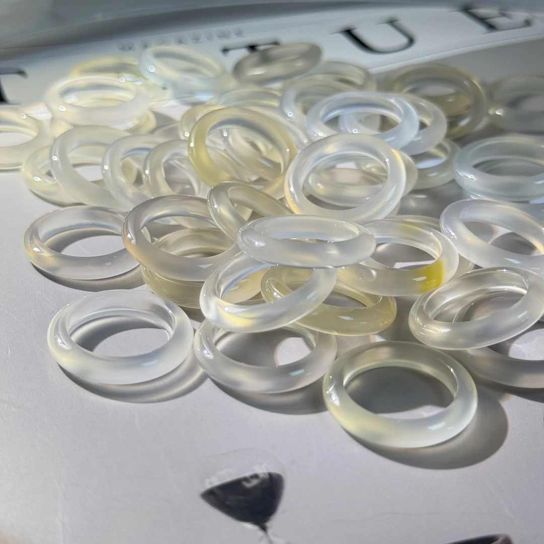 【初体验】天然玛瑙戒指/跑环/吊坠/多样性发货其中一个