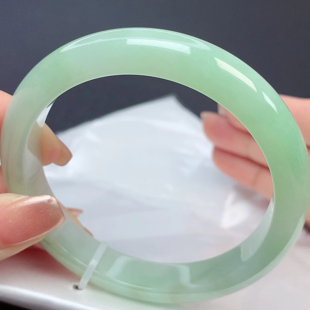 翡翠手镯未镶嵌60n n n n n n n n