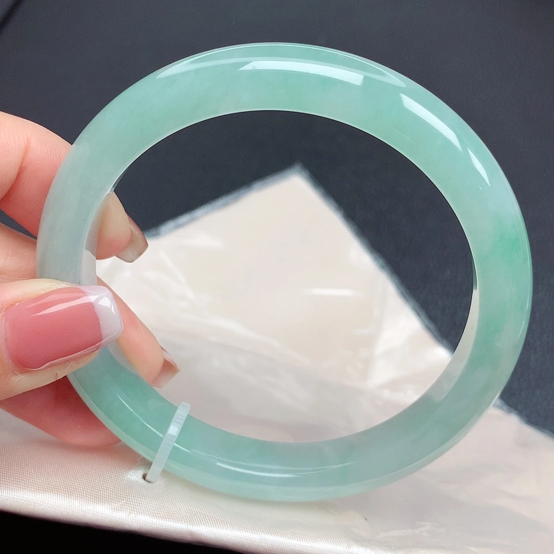 翡翠手镯未镶嵌1009m m m m m m m