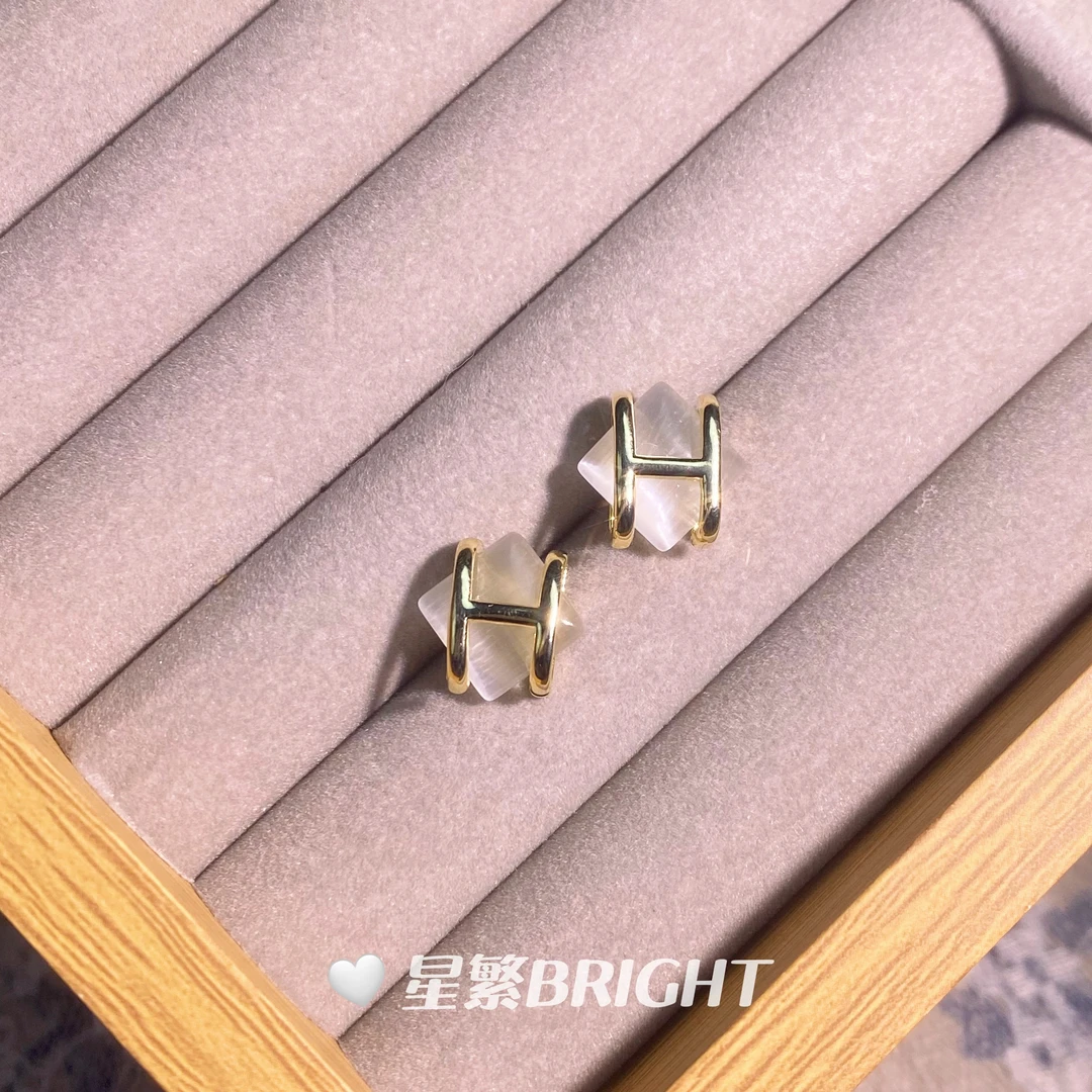 铜合金耳饰 【星野】气质轻奢百搭H字母耳钉素款小众简约经典精致