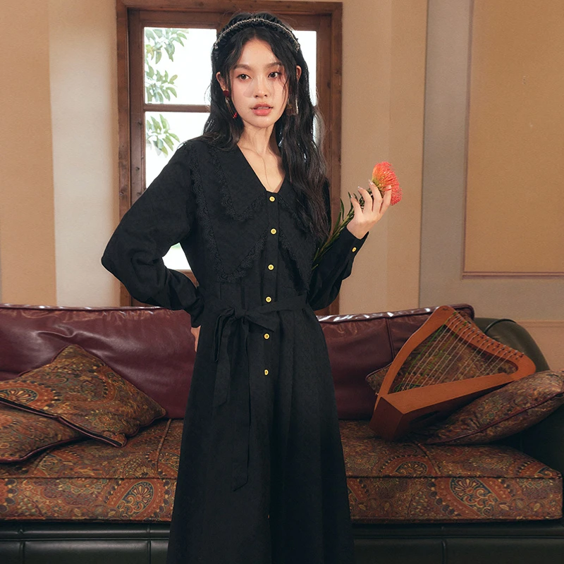 两三事 夜听朝云 蕾丝翻领连衣裙S23QLY055