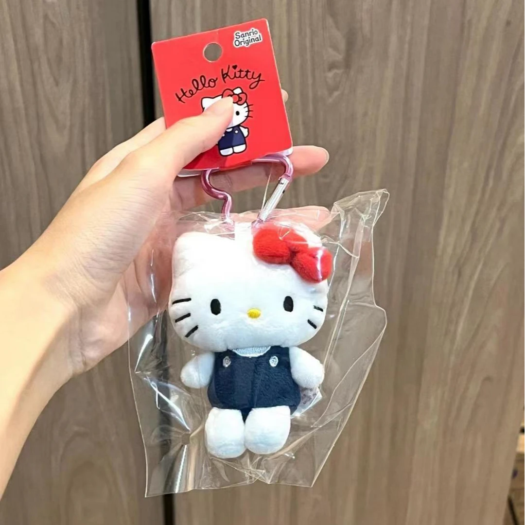 KT猫HelloKitty同款爱心扣钥匙链可爱玩偶挂件Blackpink风格礼品
