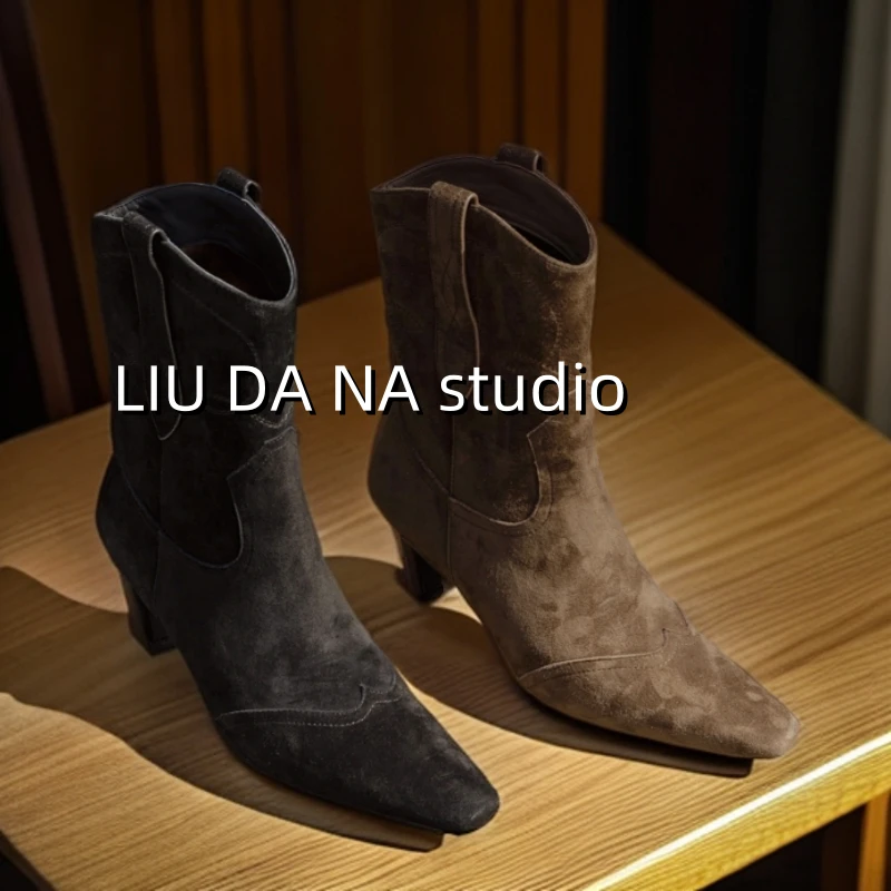 【刘大拿】2024新款时尚细跟刺绣绣花纯色时装真皮短靴百搭显瘦方头