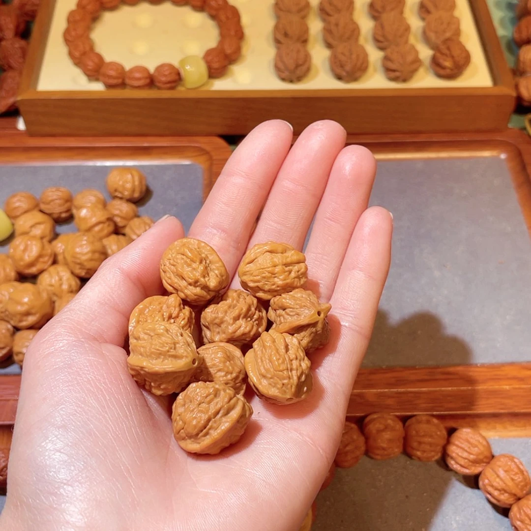 【闪购商品】文玩核桃手串王*霞