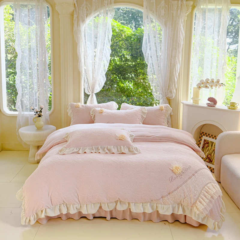 美琳系列  2024秋冬新款牛奶绒雕花绒韩式床盖款绣花公主风四件套