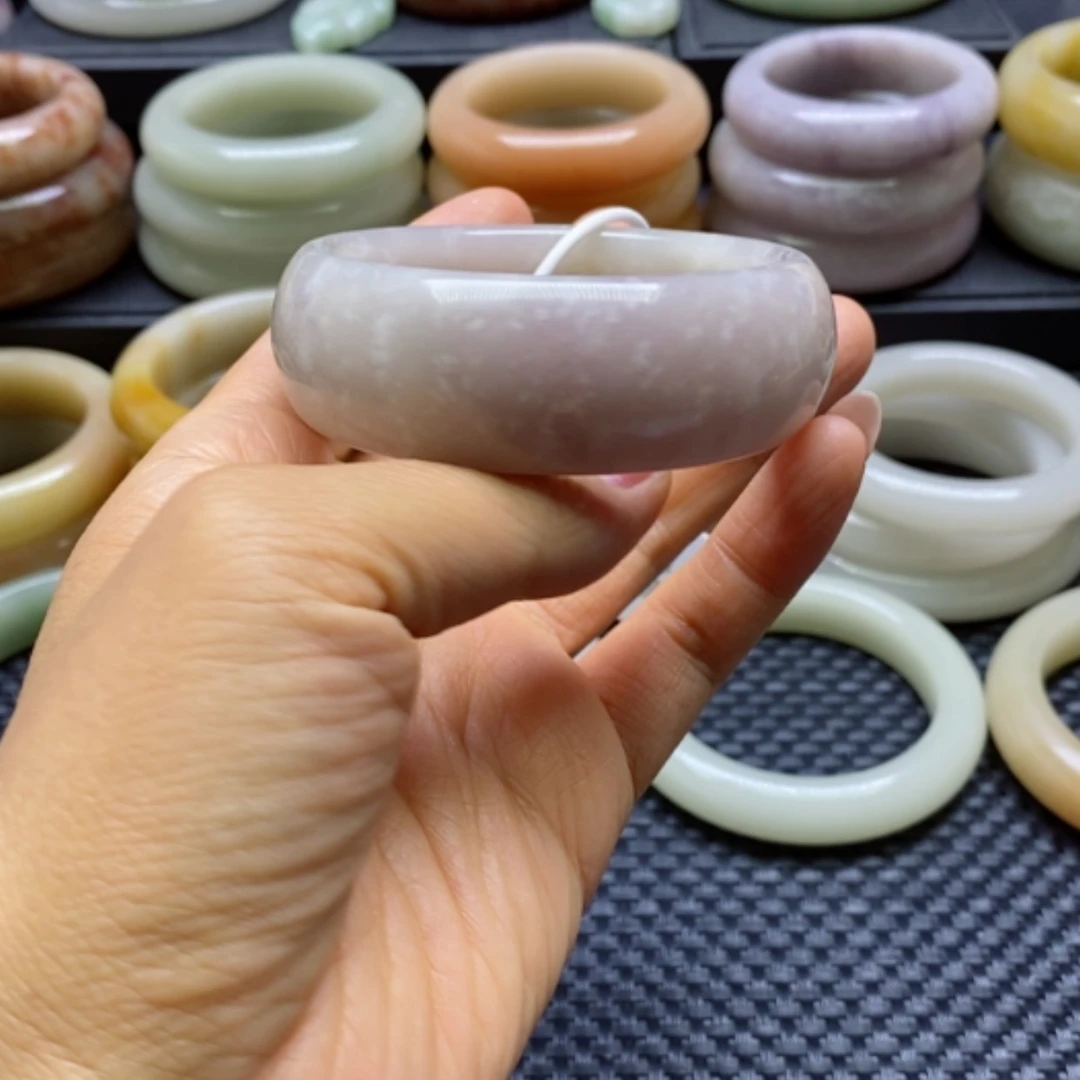 【闪购商品】石英质玉手镯未镶嵌冬**梅