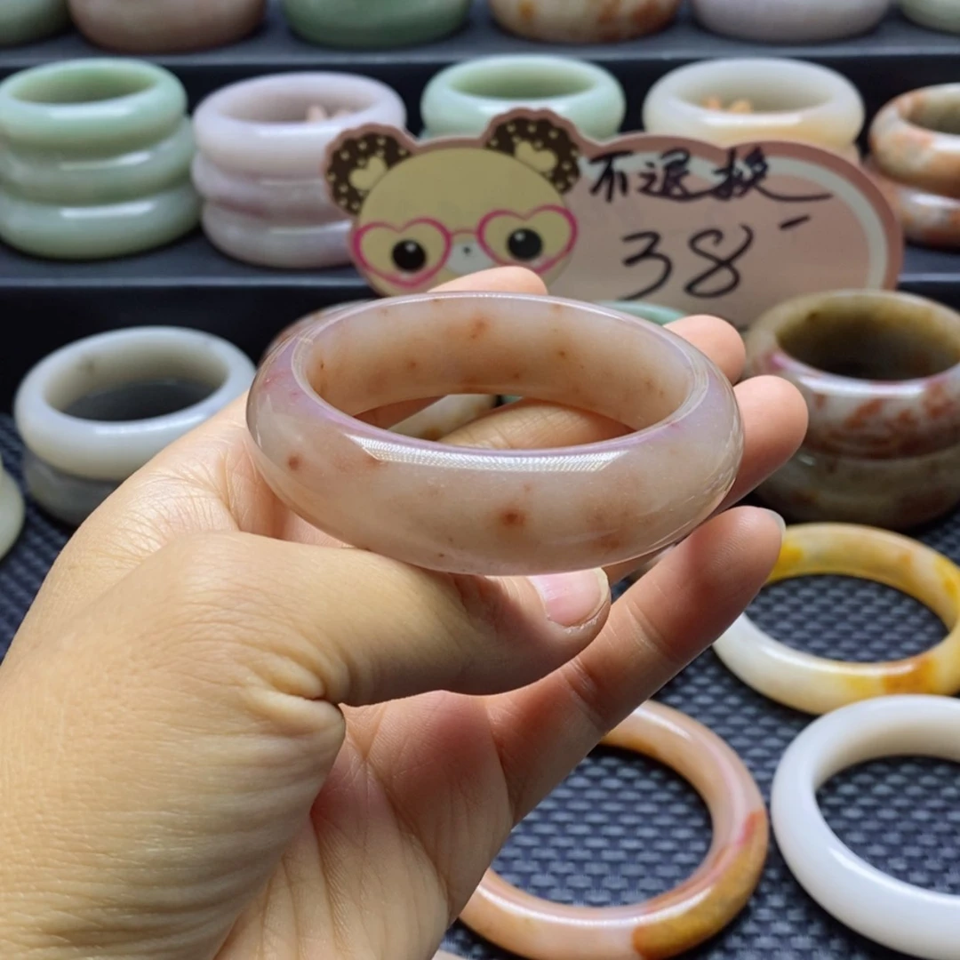 【闪购商品】石英质玉手镯未镶嵌感**人