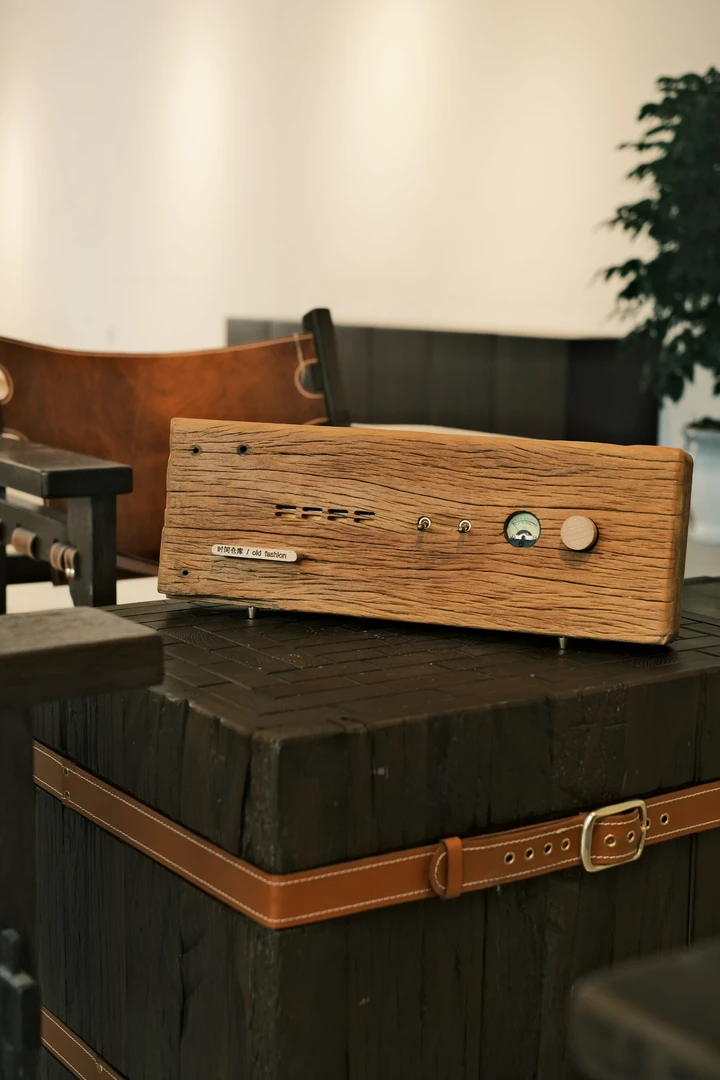 【时间仓库】纯手工复古侘寂风蓝牙手机无线充电音箱铁栎木老木音箱