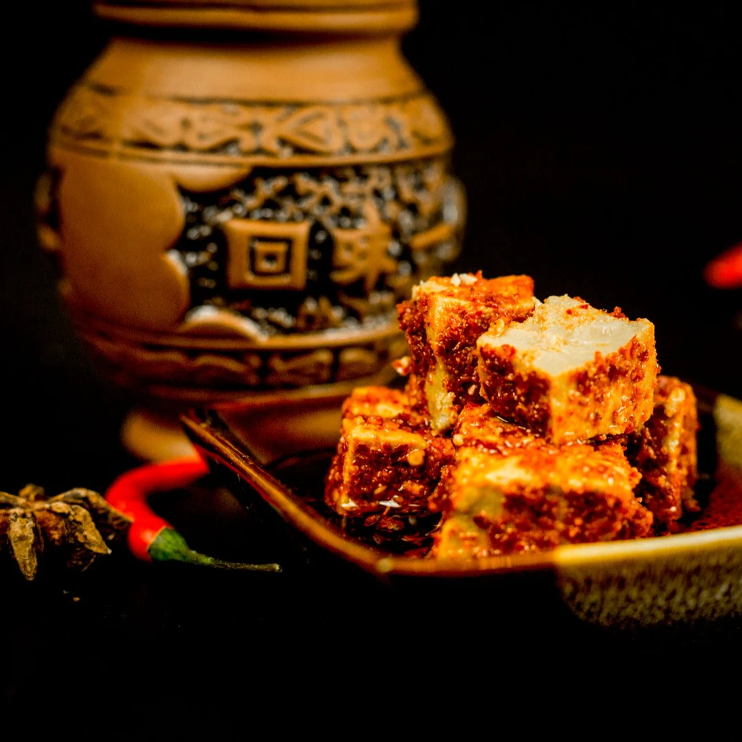 四季红腐乳洞庭旺红香辣手工湖南特产土罐子装300g自然发酵