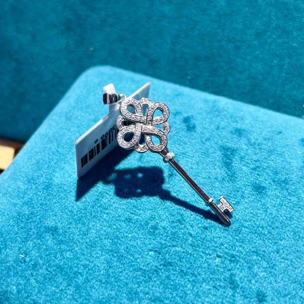 pt950首饰中国结吊坠铂金工费另算合成立方氧化锆