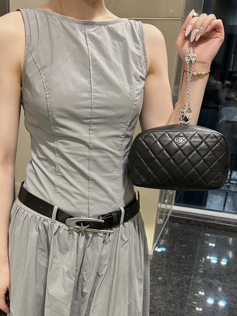 95新 Chanel/香奈儿 时尚黑色手拿包