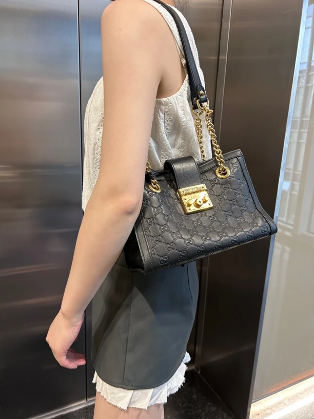 95新 GUCCI/古驰 黑金印花单肩包