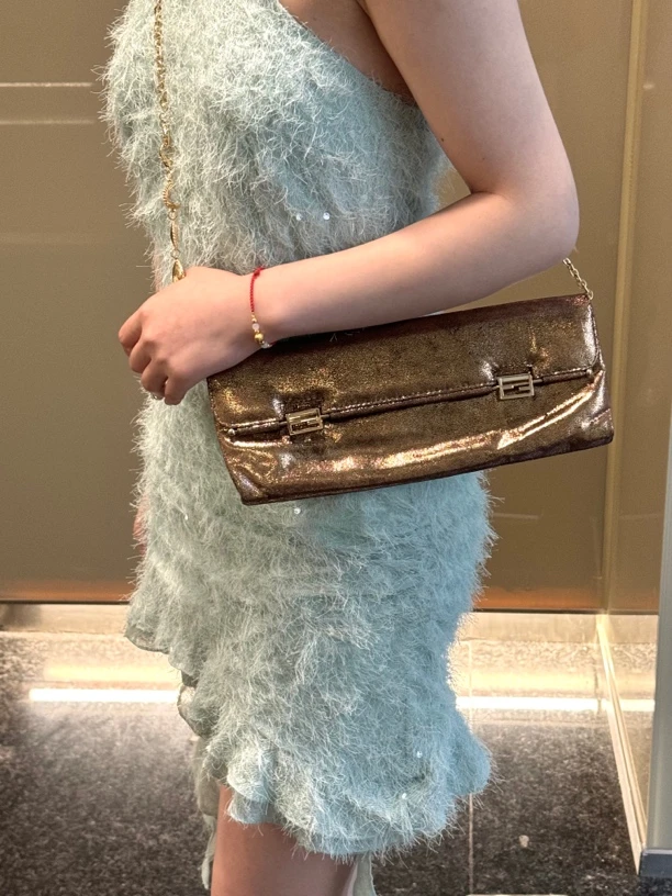 95新 FENDI/芬迪 复古金色手拿包