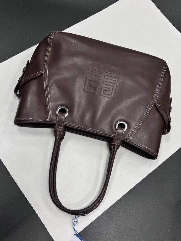 95新 Givenchy/纪梵希 棕色单肩包xw