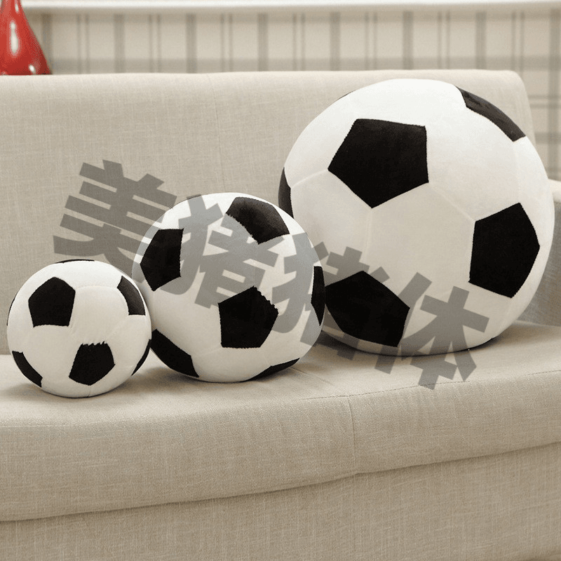 美猪猪足球抱枕C31