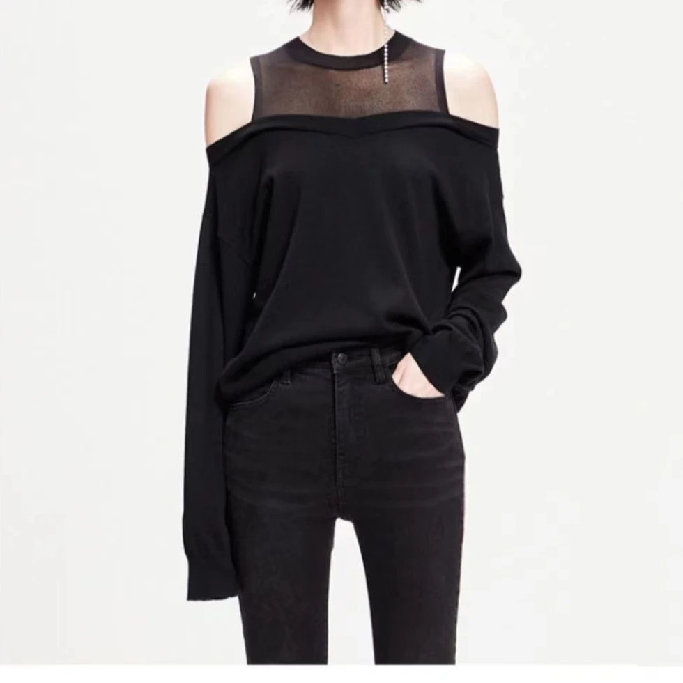 新款休闲纯色宽松网纱拼接高领漏肩长袖套头上衣B21-7