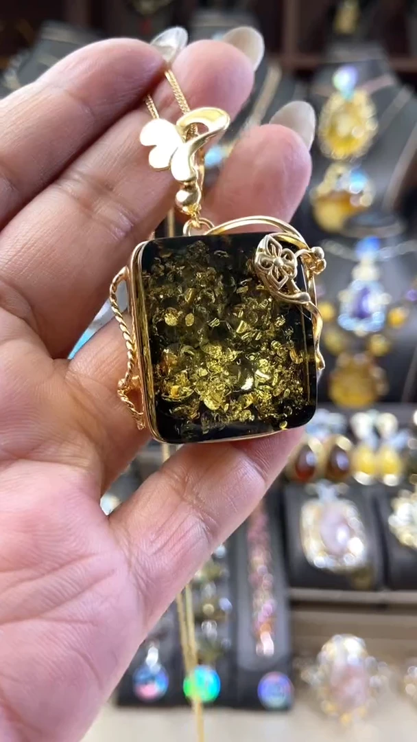 【闪购商品】琥珀颈饰银S925镶嵌吊坠
