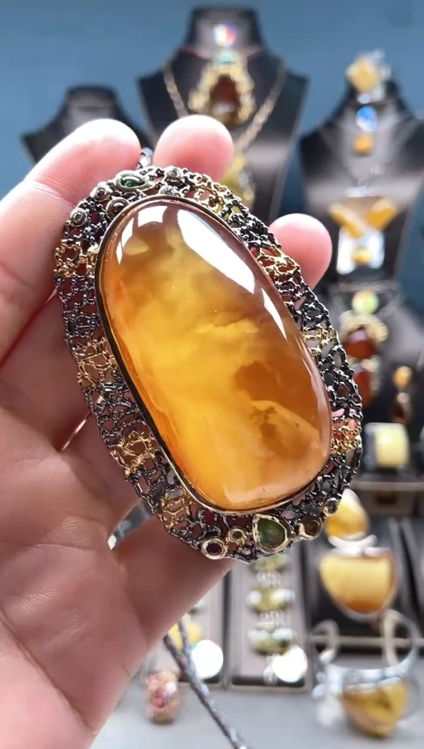 【闪购商品】琥珀颈饰银S925镶嵌吊坠胸针两用款