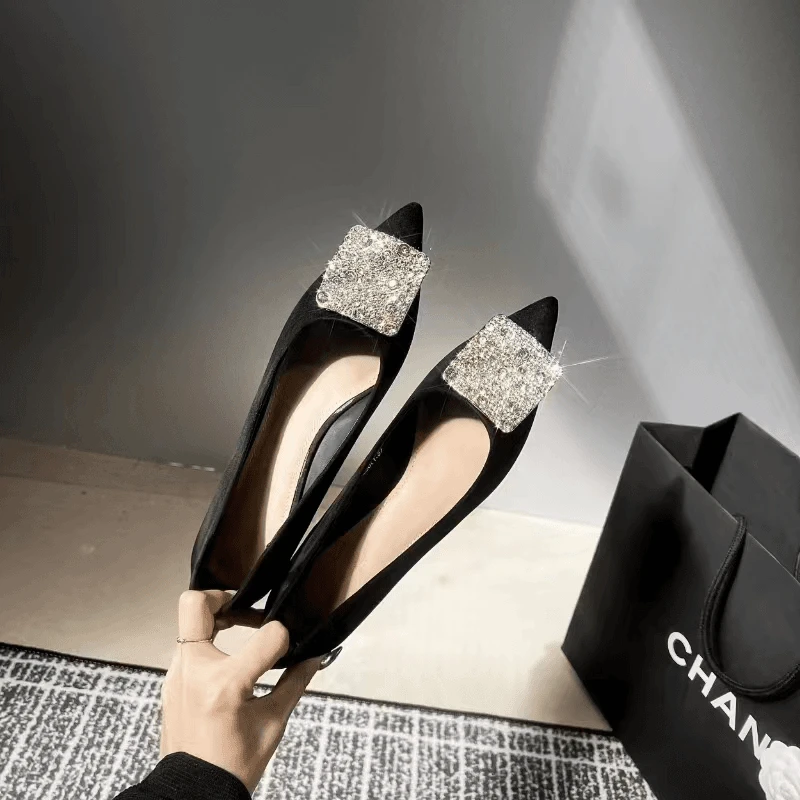 7121法式方扣水钻尖头细跟浅口单鞋