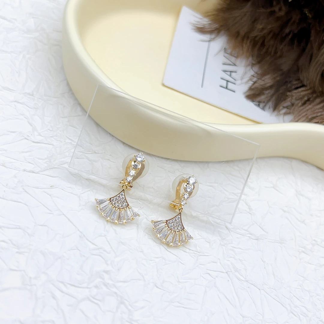 铜合金仿水晶耳饰 耳夹 48836 好啊商店 小裙子耳夹金色