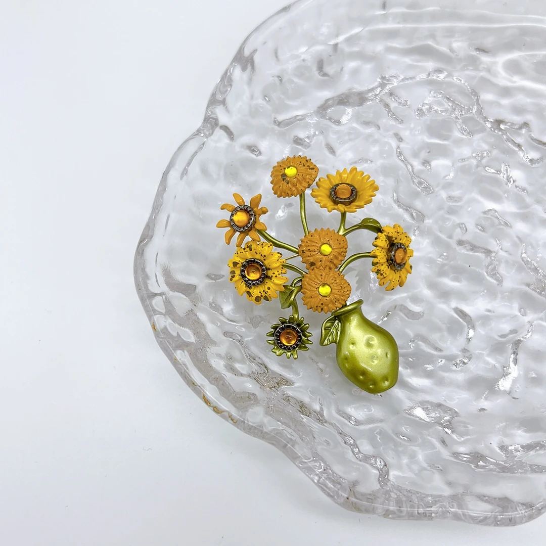 铜合金胸针 49779 梵高系列向日葵胸针 手绘珠光彩漆 4.2*6.1cm