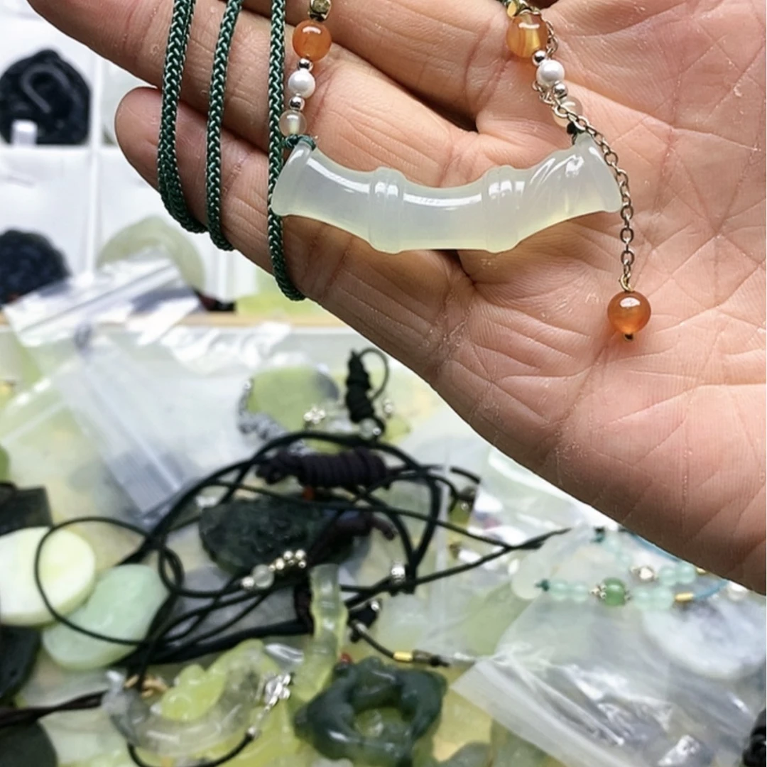 【闪购商品】蛇纹石玉颈饰未镶嵌