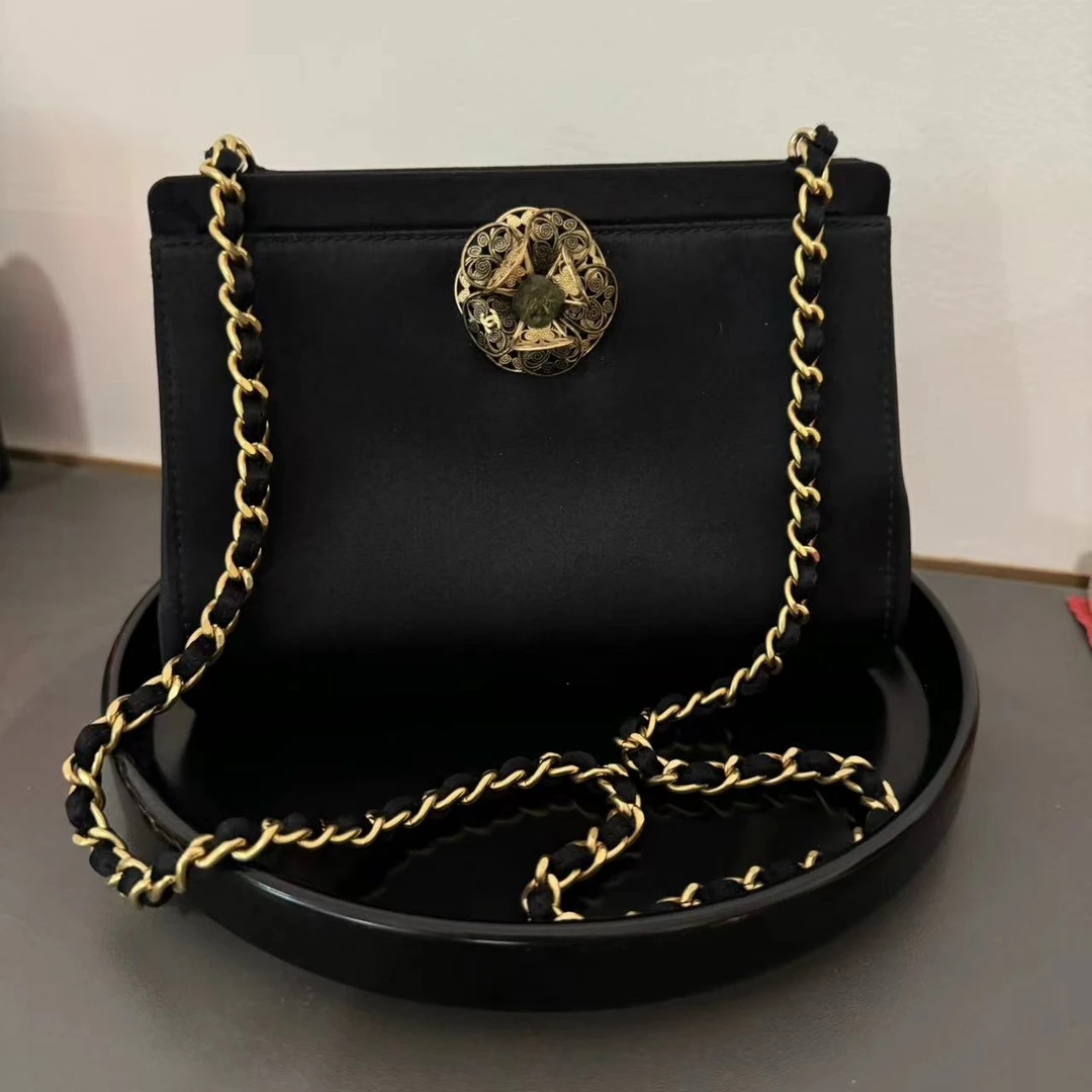 95新 Chanel/香奈儿 辣辣/超美山茶花缎面链条包