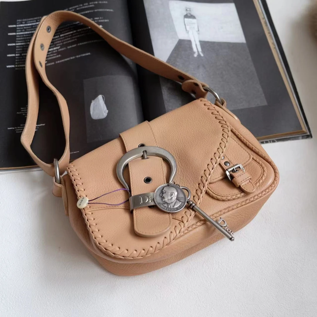 95新 DIOR/迪奥 辣辣/中古奶茶色马鞍豆腐斜挎包
