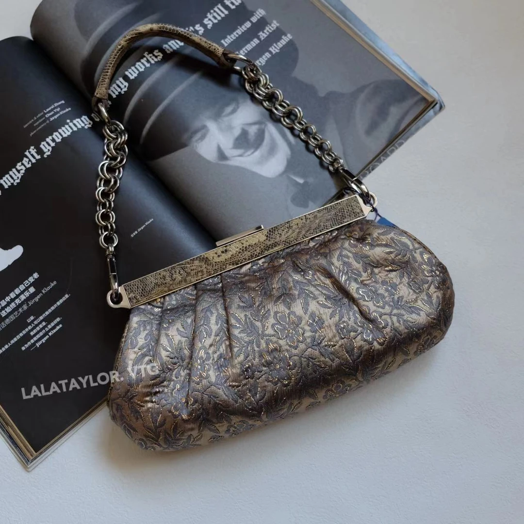 95新 Prada/普拉达 辣辣/缎面刺绣蜥蜴皮蛙口单肩包