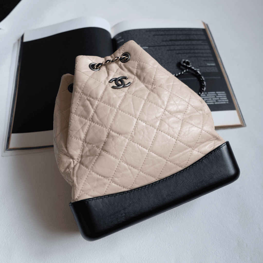 95新 Chanel/香奈儿 辣辣/经典奶茶色流浪双肩包