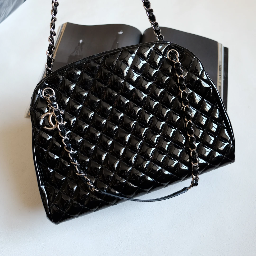 95新 Chanel/香奈儿 辣辣/经典黑银菱格纹中号保龄包/带卡