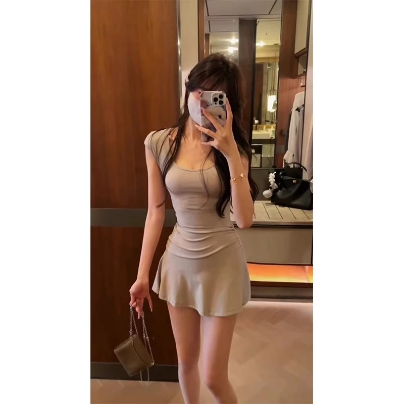 法式纯欲性感U领连衣裙女夏季新款气质收腰修身辣妹显瘦休闲短裙
