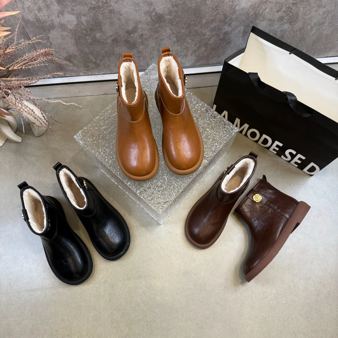 2024年冬季新款花朵气质感简约百搭时髦时尚低跟拼接休闲软底靴子