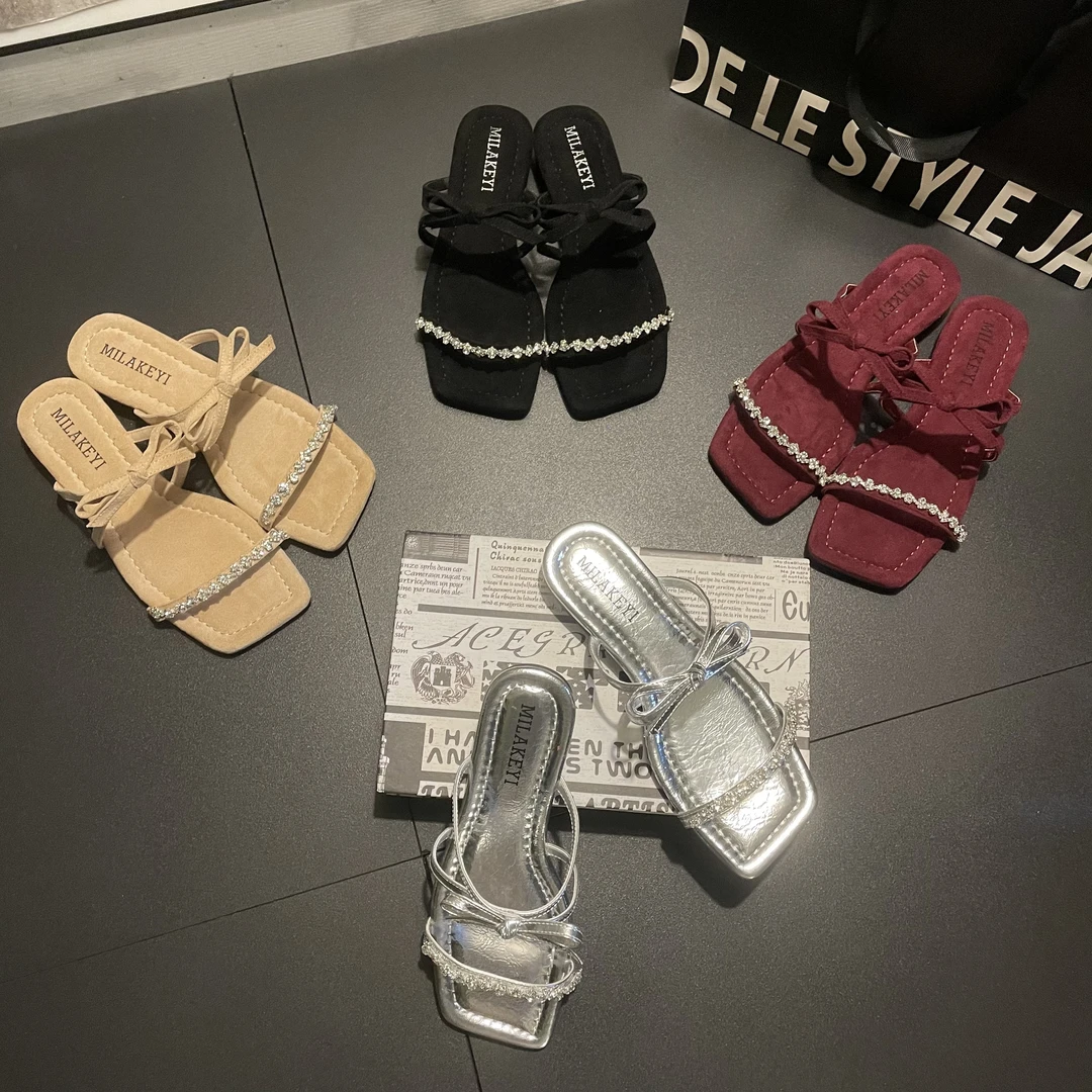 2025年夏季新款少女风水钻链条蝴蝶结绑带爆款时尚气质百搭一字拖