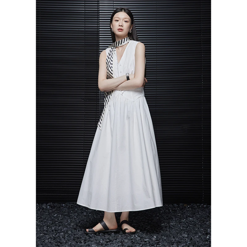 moment白色背心连衣裙女2024夏季新款气质高端精致超好看显瘦收腰