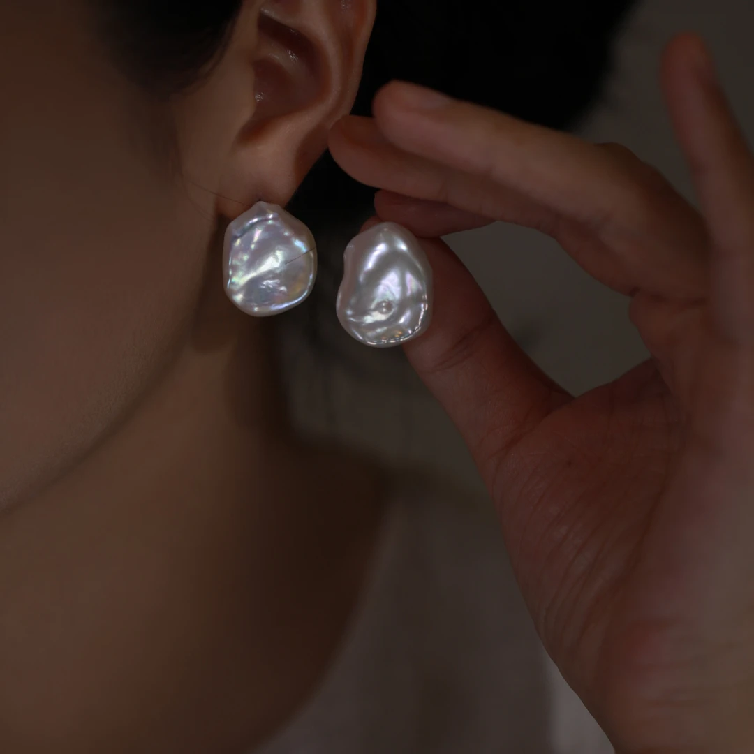 JUNMU炫彩光花瓣巴洛克珍珠耳钉16-18mm多样性发货发一